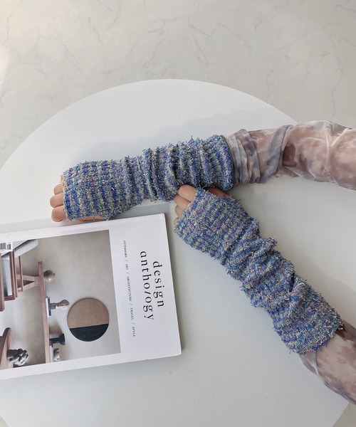 AS KNOW AS plus（アズノゥアズプラス）の「○グラデーション アームカバー（アームカバー・レディース・ブルー系/グリーン/キナリ/ピンク系・FREE）」の4枚目の写真