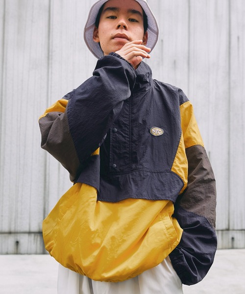 URBAN SOPHiSTlCATiON SSENSE限定　ブルー&グリーン SPOC STORE】ワンポイントロゴ ナイロンアノラックブルゾン