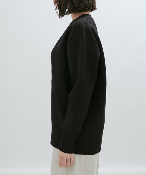 SALON adam et rope'(サロン アダム エ ロペ)の「【WEB・一部直営店舗限定】パールカーディガン / Vネックカーディガン(カーディガン/ボレロ・レディース・パープル系その他/ホワイト/ライトグレー/ブラック・FREE)」の9枚目の写真