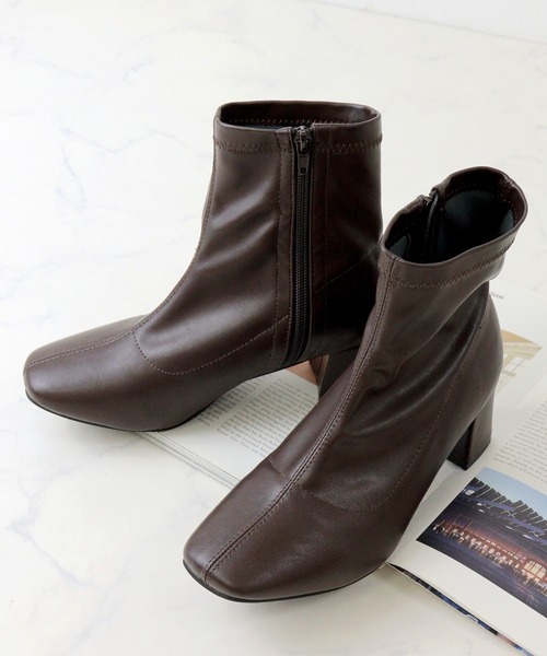 LibertyDoll(リバティードール)の「LibertyDoll/+5.5cm スクエアトゥ チャンキーヒール ストレッチブーツ(9045)(ブーツ・レディース・グレイッシュベージュ/アイボリー/ダークブラウン/ブラック/キャメル/シルバー・M/L/S/LL/3L)」の3枚目の写真