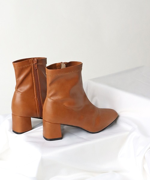 LibertyDoll(リバティードール)の「LibertyDoll/+5.5cm スクエアトゥ チャンキーヒール ストレッチブーツ(9045)(ブーツ・レディース・グレイッシュベージュ/アイボリー/ダークブラウン/ブラック/キャメル/シルバー・M/L/S/LL/3L)」の5枚目の写真