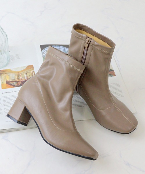 LibertyDoll(リバティードール)の「LibertyDoll/+5.5cm スクエアトゥ チャンキーヒール ストレッチブーツ(9045)(ブーツ・レディース・グレイッシュベージュ/アイボリー/ダークブラウン/ブラック/キャメル/シルバー・M/L/S/LL/3L)」の13枚目の写真