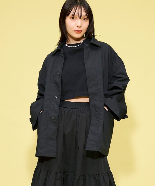 FOREVER 21（フォーエバー トゥエンティーワン）の「【STREET】2WAYミリタリージャケット（ミリタリージャケット・レディース・ブラック/カーキ・FREE）」の2枚目の写真