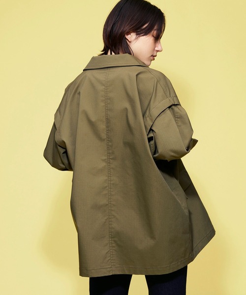 FOREVER 21（フォーエバー トゥエンティーワン）の「【STREET】2WAYミリタリージャケット（ミリタリージャケット・レディース・ブラック/カーキ・FREE）」の7枚目の写真
