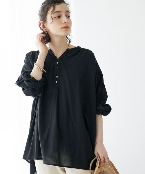CRAFT STANDARD BOUTIQUE(クラフトスタンダードブティック)の「ジョーゼットスキッパーシャツ(シャツ/ブラウス・レディース・チャコールグレー/オフホワイト/マスタード/ブルー・FREE)」の2枚目の写真