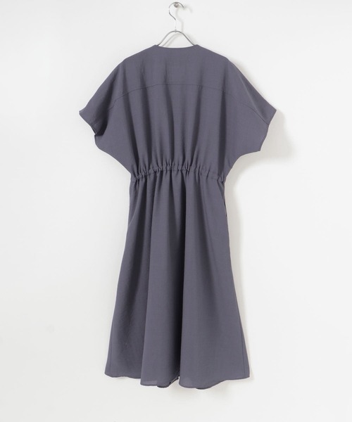 URBAN RESEARCH（アーバンリサーチ）の「『UR TECH DRYLUXE』ギャザーワンピース（ワンピース・レディース・モカ/ブルー/ブラック・36/38）」の17枚目の写真