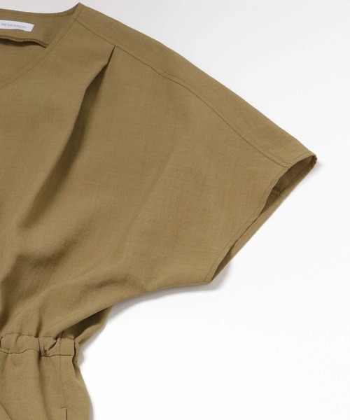 URBAN RESEARCH（アーバンリサーチ）の「『UR TECH DRYLUXE』ギャザーワンピース（ワンピース・レディース・モカ/ブルー/ブラック・36/38）」の19枚目の写真