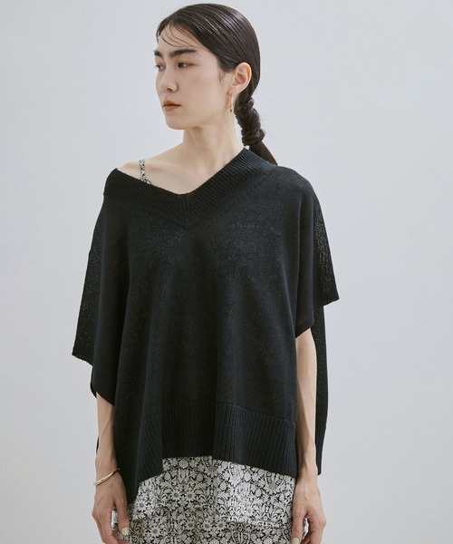 SALON adam et rope'(サロン アダム エ ロペ)の「リネンVネックワイドプルオーバー/ベスト(ニット/セーター・レディース・ホワイト/ブラック/ベージュ・FREE)」の3枚目の写真