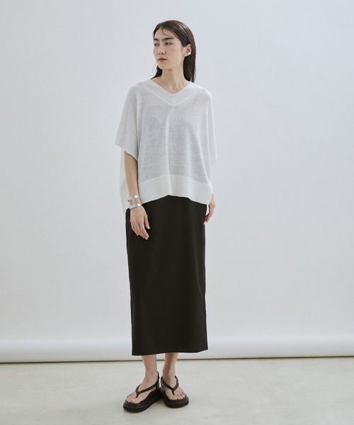 SALON adam et rope'(サロン アダム エ ロペ)の「リネンVネックワイドプルオーバー/ベスト(ニット/セーター・レディース・ホワイト/ブラック/ベージュ・FREE)」の5枚目の写真