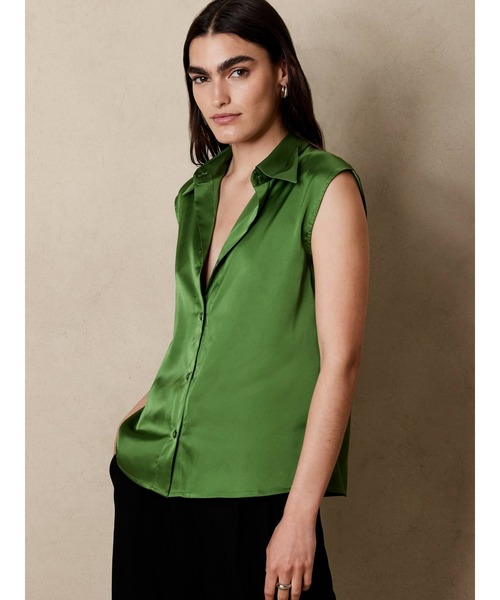 BANANA REPUBLIC FACTORY STORE（バナナリパブリック ファクトリーストア）の「BANANA REPUBLIC FACTORY STORE　　ノースリーブシルキーブラウス（シャツ/ブラウス・レディース・その他/ネイビー/ベージュ/ブラック・XS/S/M/L）」の4枚目の写真