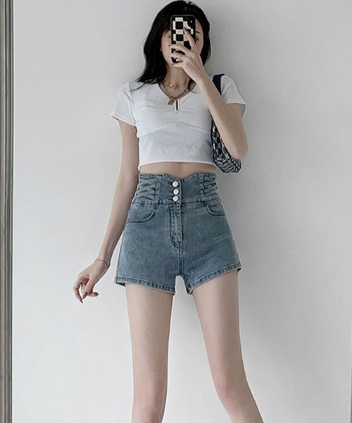 GLAMOROUS JANE(グラマラスジェーン)の「ハイウエストレースアップデニムショートパンツ(デニムパンツ・レディース・ブルー・S/M/L)」の6枚目の写真