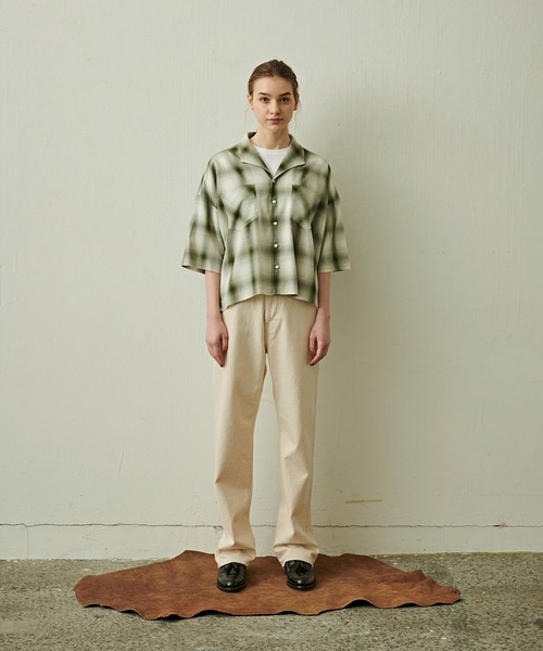 -〔WOMEN'S〕-　　KHA:KI カーキ　　WIDE FATIGUE SHIRT