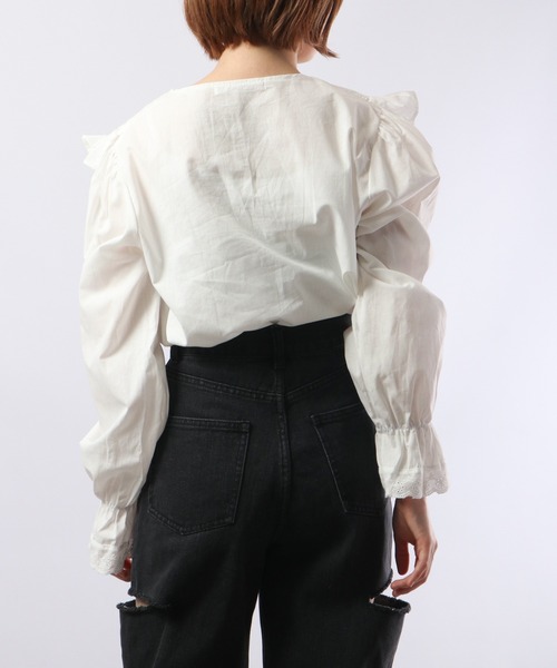 &soiree(アンドソワレ)の「&soiree レースフリルトップス(シャツ/ブラウス・レディース・ホワイト・F)」の6枚目の写真