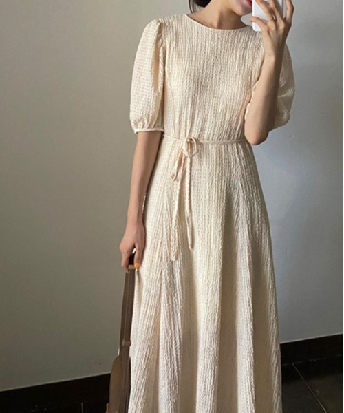 AMELY(エミリー)の「パフスリーブワンピース(ワンピース・レディース・ブラック/グリーン/ベージュ・フリー)」の1枚目の写真