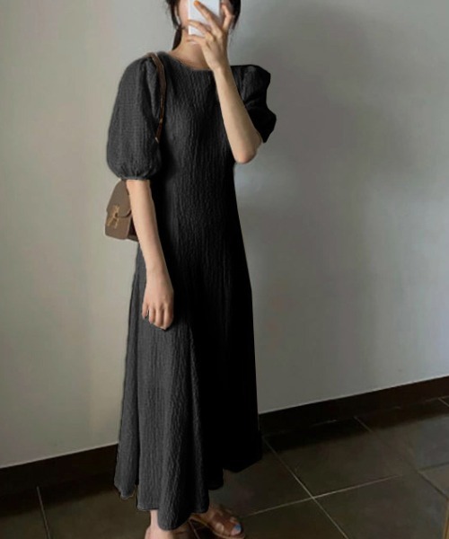 AMELY(エミリー)の「パフスリーブワンピース(ワンピース・レディース・ブラック/グリーン/ベージュ・フリー)」の2枚目の写真