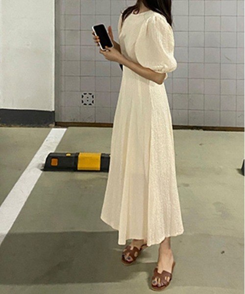 AMELY(エミリー)の「パフスリーブワンピース(ワンピース・レディース・ブラック/グリーン/ベージュ・フリー)」の18枚目の写真