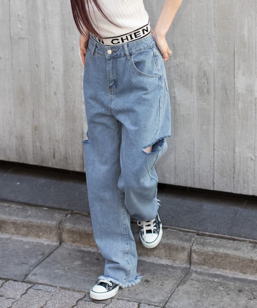 SpRay(スプレイ)の「サイドブロークンストレートデニムパンツ(デニムパンツ・レディース・ブルー系その他/ライトブルー/ブラック・MEDIUM/LARGE)」の1枚目の写真