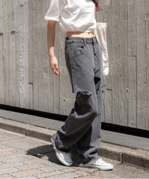SpRay(スプレイ)の「サイドブロークンストレートデニムパンツ(デニムパンツ・レディース・ブルー系その他/ライトブルー/ブラック・MEDIUM/LARGE)」の7枚目の写真