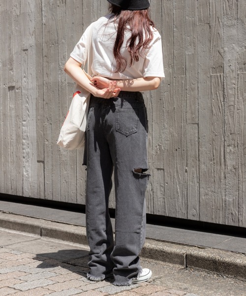 SpRay(スプレイ)の「サイドブロークンストレートデニムパンツ(デニムパンツ・レディース・ブルー系その他/ライトブルー/ブラック・MEDIUM/LARGE)」の9枚目の写真