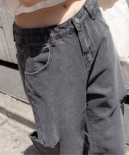 SpRay(スプレイ)の「サイドブロークンストレートデニムパンツ(デニムパンツ・レディース・ブルー系その他/ライトブルー/ブラック・MEDIUM/LARGE)」の10枚目の写真