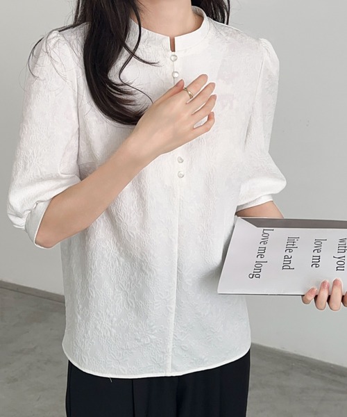 ECLIN（エクラン）の「フロントボタンヘンリーネックジャガードブラウス（シャツ/ブラウス・レディース・ホワイト/ブラック・M/L）」の8枚目の写真