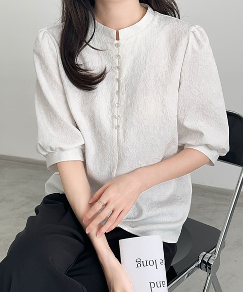 ECLIN（エクラン）の「フロントボタンヘンリーネックジャガードブラウス（シャツ/ブラウス・レディース・ホワイト/ブラック・M/L）」の9枚目の写真