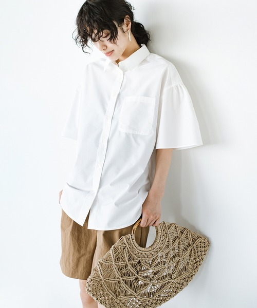 haco!(ハコ)の「ポケットに花束を忍ばせてみた!フラワームーブメントシャツ haco! FACTORY with ah(attach heart)!(シャツ/ブラウス・レディース・ブルー/オフホワイト・SMALL/MEDIUM/LARGE/X-LARGE)」の1枚目の写真