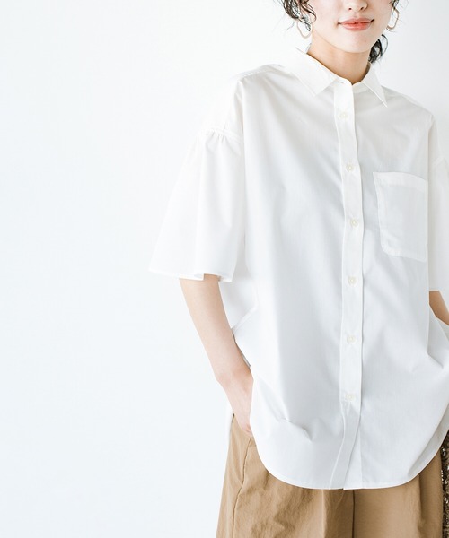 haco!(ハコ)の「ポケットに花束を忍ばせてみた!フラワームーブメントシャツ haco! FACTORY with ah(attach heart)!(シャツ/ブラウス・レディース・ブルー/オフホワイト・SMALL/MEDIUM/LARGE/X-LARGE)」の3枚目の写真