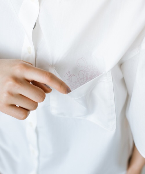 haco!(ハコ)の「ポケットに花束を忍ばせてみた!フラワームーブメントシャツ haco! FACTORY with ah(attach heart)!(シャツ/ブラウス・レディース・ブルー/オフホワイト・SMALL/MEDIUM/LARGE/X-LARGE)」の19枚目の写真