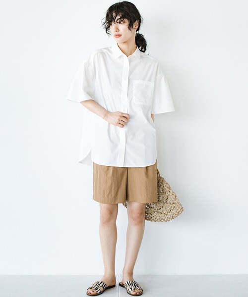 haco!(ハコ)の「ポケットに花束を忍ばせてみた!フラワームーブメントシャツ haco! FACTORY with ah(attach heart)!(シャツ/ブラウス・レディース・ブルー/オフホワイト・SMALL/MEDIUM/LARGE/X-LARGE)」の4枚目の写真