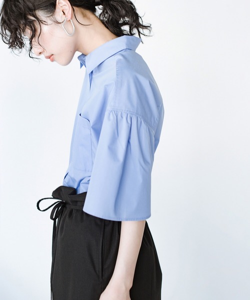 haco!(ハコ)の「ポケットに花束を忍ばせてみた!フラワームーブメントシャツ haco! FACTORY with ah(attach heart)!(シャツ/ブラウス・レディース・ブルー/オフホワイト・SMALL/MEDIUM/LARGE/X-LARGE)」の9枚目の写真