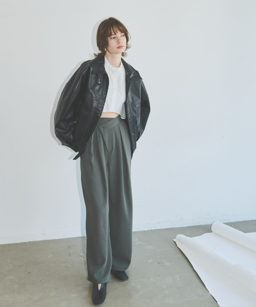 AIC.（エーアイシー）の「2WAYネックフェイクレザーオーバーブルゾン