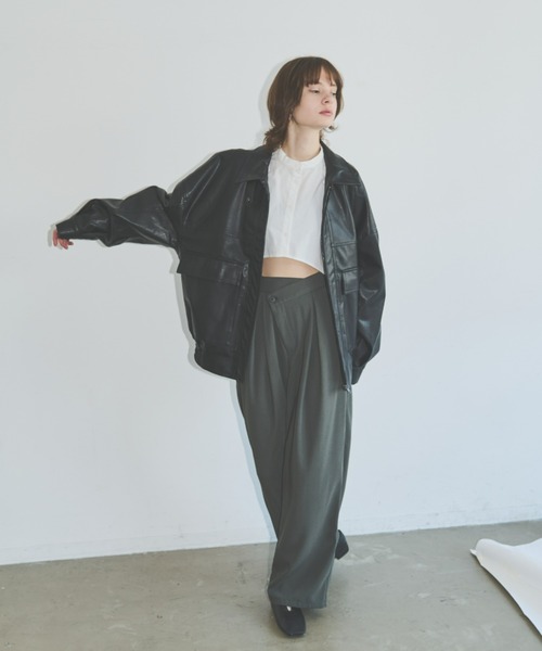 AIC.（エーアイシー）の「2WAYネックフェイクレザーオーバーブルゾン