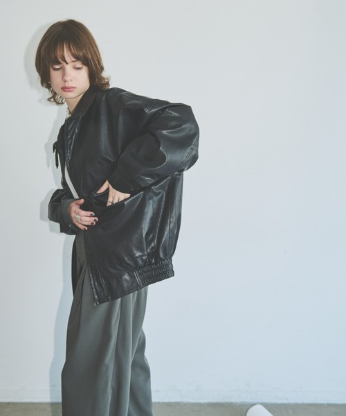 AIC.（エーアイシー）の「2WAYネックフェイクレザーオーバーブルゾン