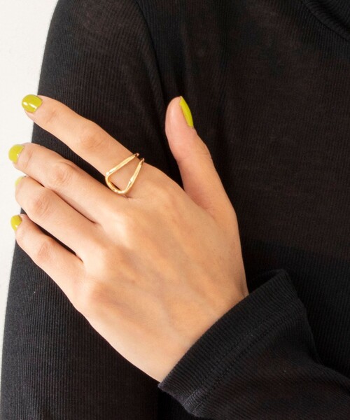 NOLLEY’S（ノーリーズ）の「カーブオープンリング（リング・レディース・ゴールド/シルバー・FREE）」の2枚目の写真