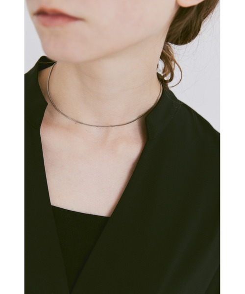 un/neu（アンノイ）の「シンプルスネークネックレス（ネックレス・レディース・シルバー・FREE）」の3枚目の写真