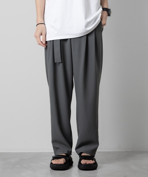 ATTACHMENT（アタッチメント）の「PE コンパクトツイル ベルテッド テーパードフィットトラウザーズ / PE COMPACT TWILL BELTED TAPERED FIT TROUSERS（スラックス・メンズ・グレー/ブラック/ベージュ・2/1/3）」の4枚目の写真