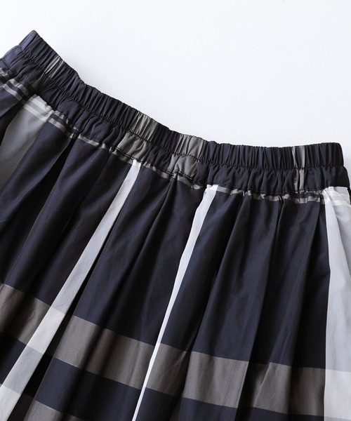 n'OrLABEL（ノアールレーベル）の「『チェック柄タックフレアスカート』（スカート・レディース・ライトベージュ/ダークネイビー・FREE）」の7枚目の写真