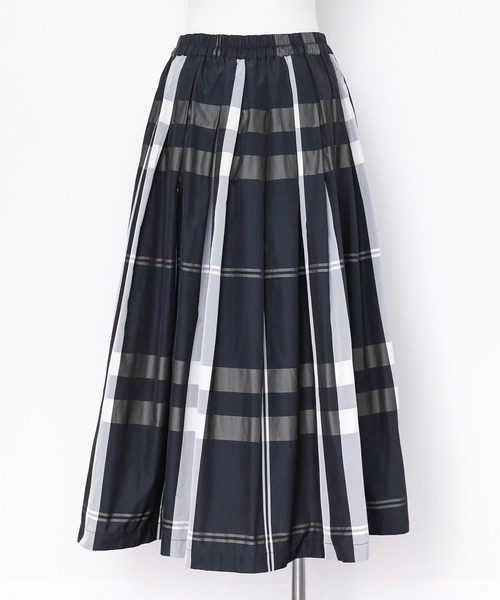 n'OrLABEL（ノアールレーベル）の「『チェック柄タックフレアスカート』（スカート・レディース・ライトベージュ/ダークネイビー・FREE）」の8枚目の写真