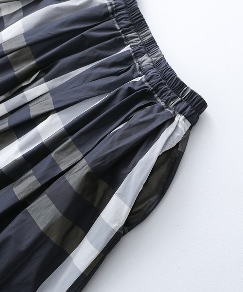 n'OrLABEL（ノアールレーベル）の「『チェック柄タックフレアスカート』（スカート・レディース・ライトベージュ/ダークネイビー・FREE）」の12枚目の写真