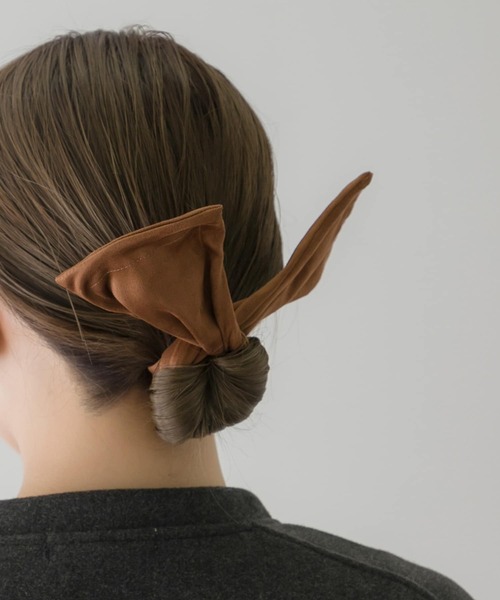 URBAN RESEARCH Sonny Label（アーバンリサーチサニーレーベル）の「フェイクスエードデフトバン（その他ヘアアクセサリー・レディース・ネイビー/ブラック/キャメル・ONE）」の4枚目の写真