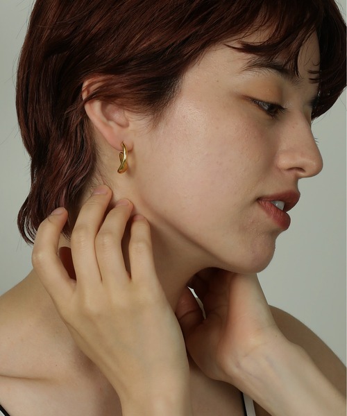 ORLEAN(オルレアン)の「金属アレルギー対応 ニュアンスドロップロングピアス サージカルステンレス(ピアス(両耳用)・レディース・ゴールド/シルバー・フリー)」の7枚目の写真