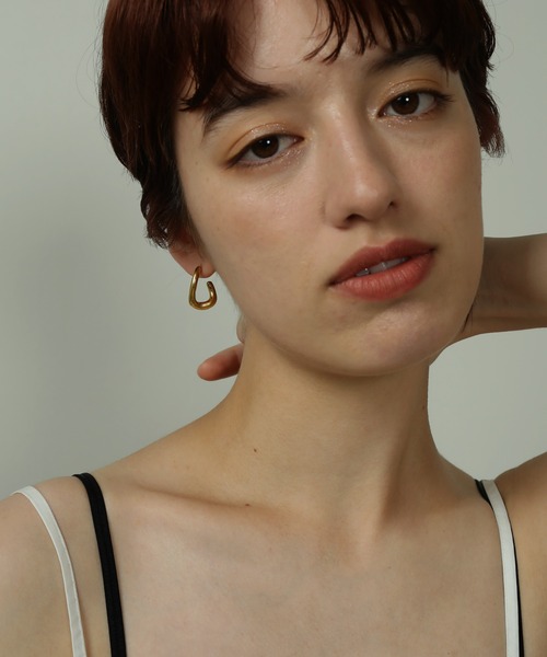 ORLEAN(オルレアン)の「金属アレルギー対応 ニュアンスドロップロングピアス サージカルステンレス(ピアス(両耳用)・レディース・ゴールド/シルバー・フリー)」の8枚目の写真