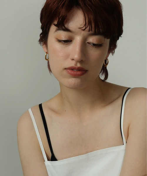 ORLEAN(オルレアン)の「金属アレルギー対応 ニュアンスドロップロングピアス サージカルステンレス(ピアス(両耳用)・レディース・ゴールド/シルバー・フリー)」の10枚目の写真