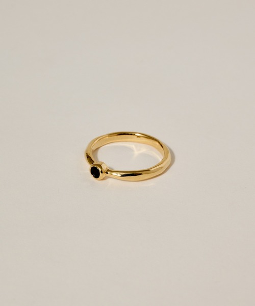 novice(ノーヴィス)の「【novice】Small Classic Stone Motif Ring(リング・レディース・ゴールド/シルバー・FREE)」の3枚目の写真