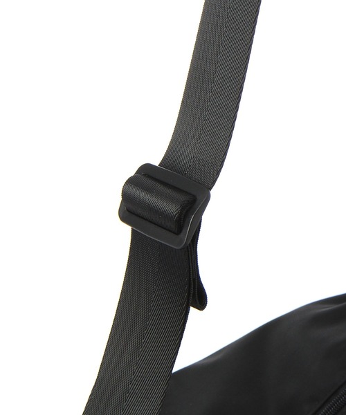 LAKOLE（ラコレ）の「ドロストバレルショルダー / 991682（ショルダーバッグ・レディース・ホワイト/ブラック/ベージュ・FREE）」の8枚目の写真