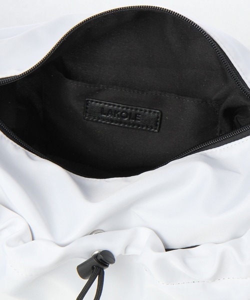 LAKOLE（ラコレ）の「ドロストバレルショルダー / 991682（ショルダーバッグ・レディース・ホワイト/ブラック/ベージュ・FREE）」の10枚目の写真