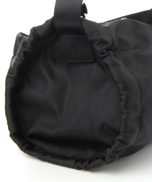 LAKOLE（ラコレ）の「ドロストバレルショルダー / 991682（ショルダーバッグ・レディース・ホワイト/ブラック/ベージュ・FREE）」の7枚目の写真