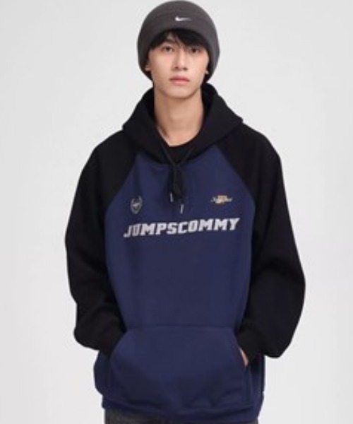 A'GEM/9 × .kom『JUMPNEXT／ジャンプネクスト』ラグランロゴフーディーパーカー（パーカー）｜A‘gem 9（エージェムナイン）
