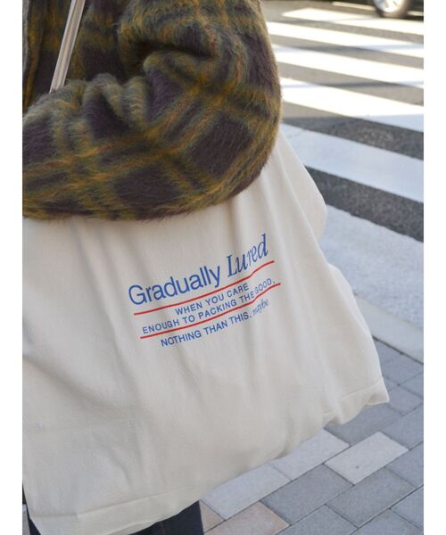 Ungrid（アングリッド）の「ロゴビッグトートバッグ（トートバッグ・レディース・アイボリー・FREE）」の4枚目の写真